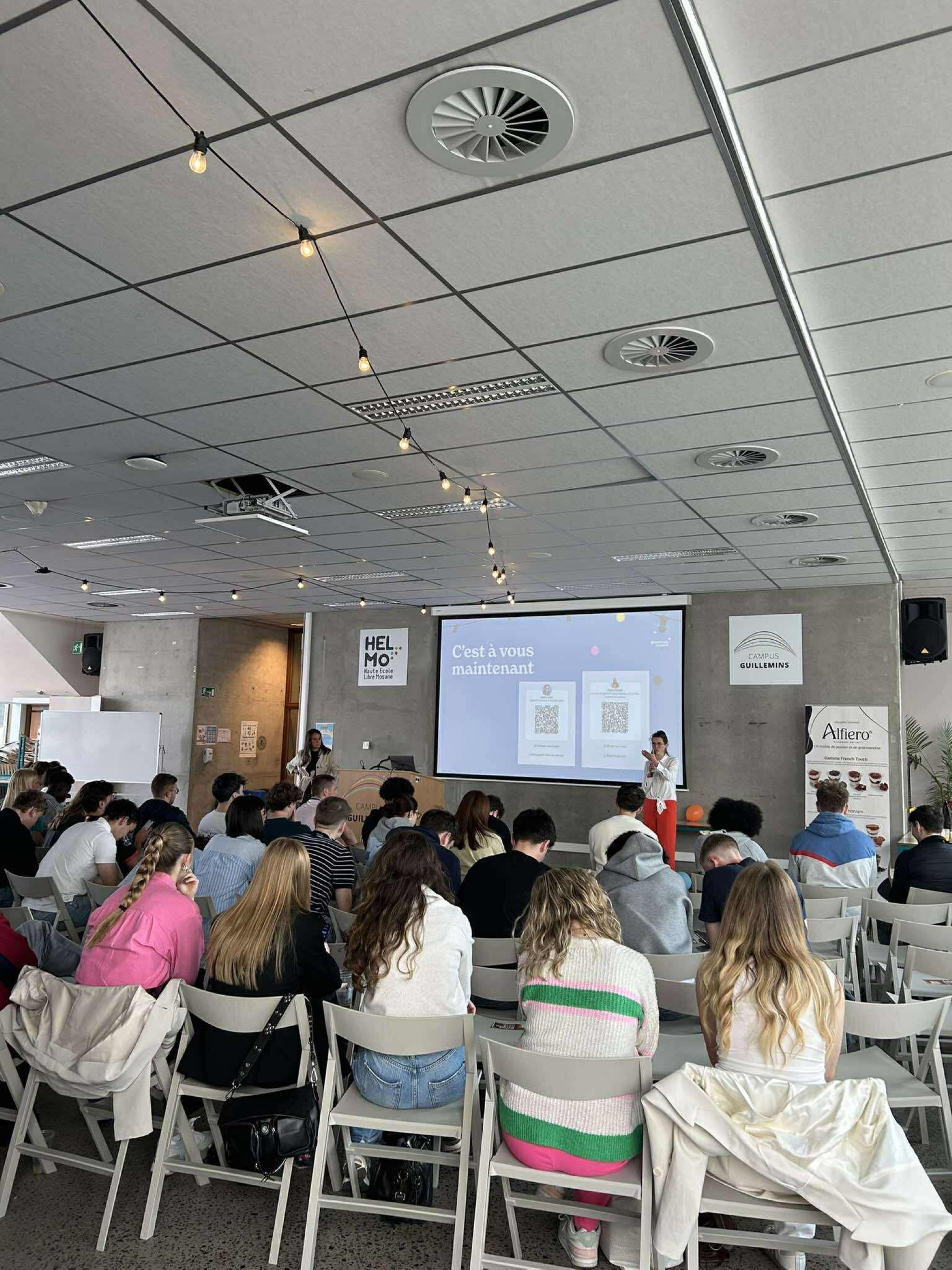 Original 92 F4 CD1 C 6211 4972 8 F5 B 4 C82 F480930 F