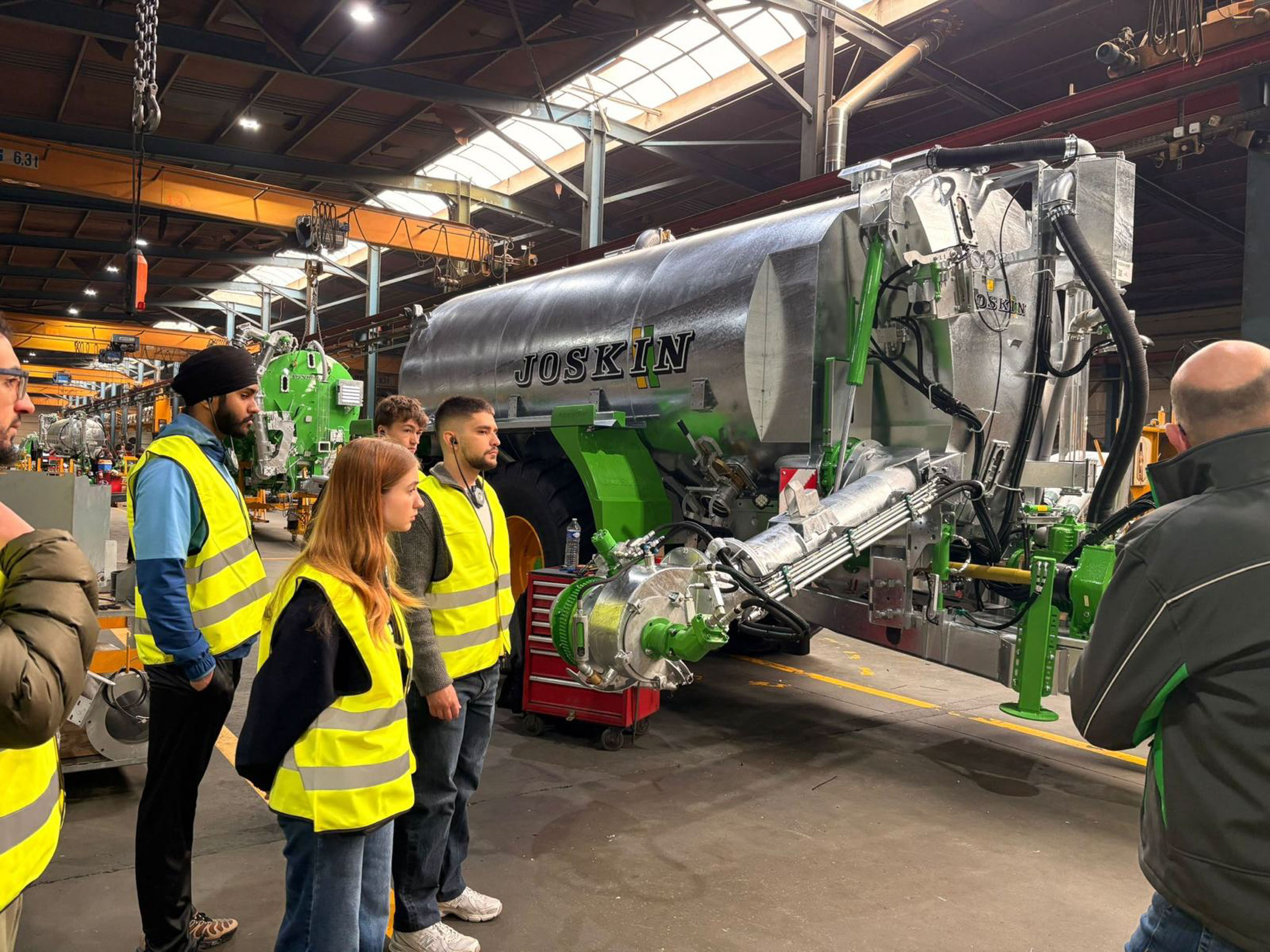 Whats App Image 2026 04 23 at 14 22 31 8 2